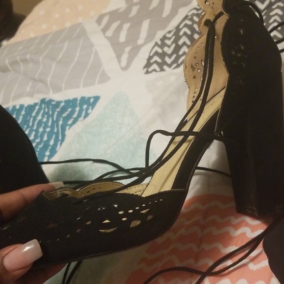 Black Heels w/ string - Picture 3 of 3